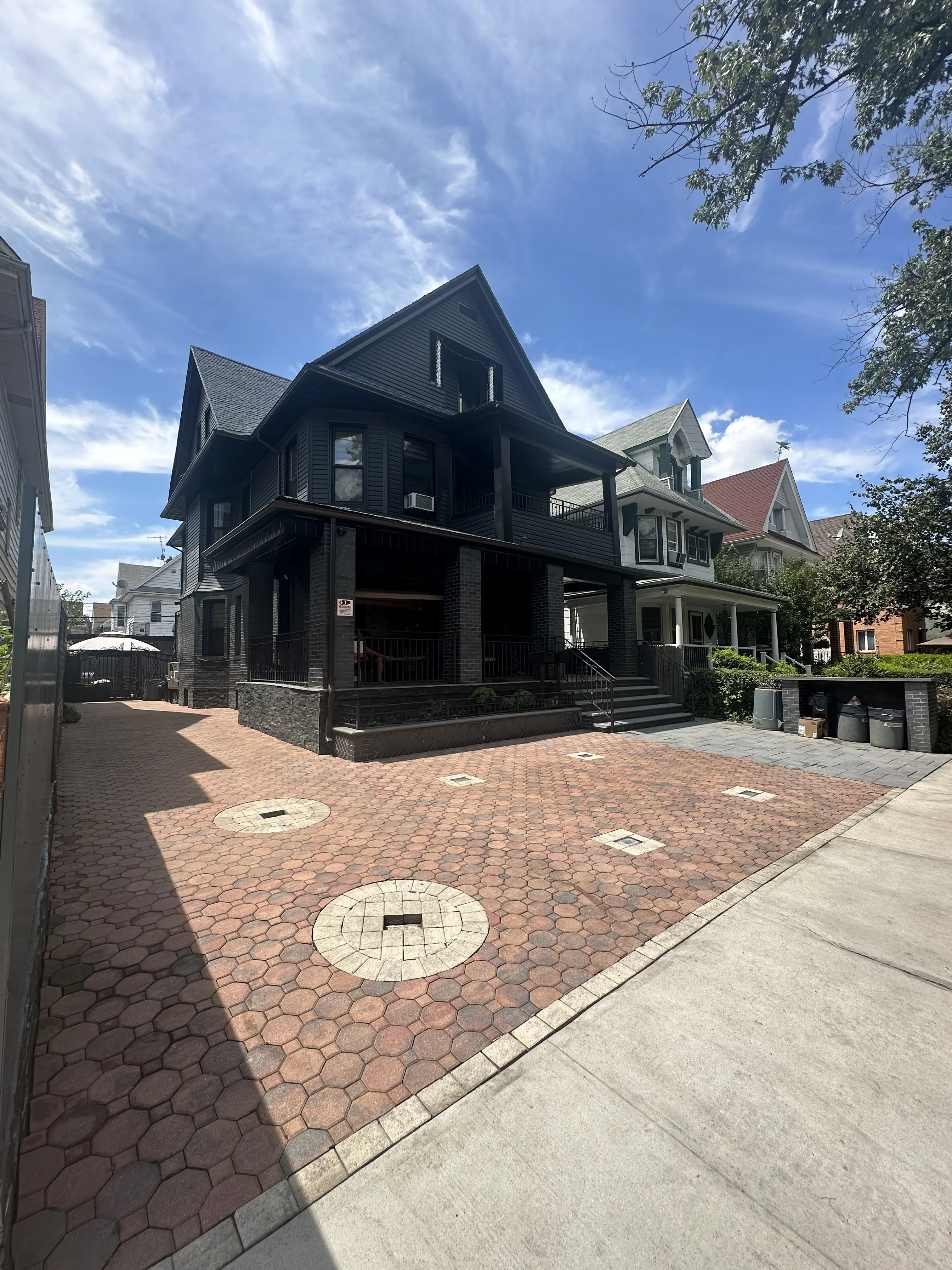 388 E 3rd Street property